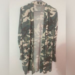 Camo kimono size medium Brand ZENANA
